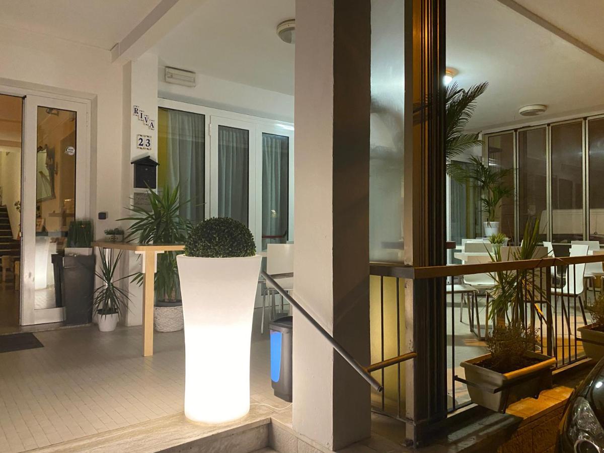 Hotel Riva Rimini Buitenkant foto