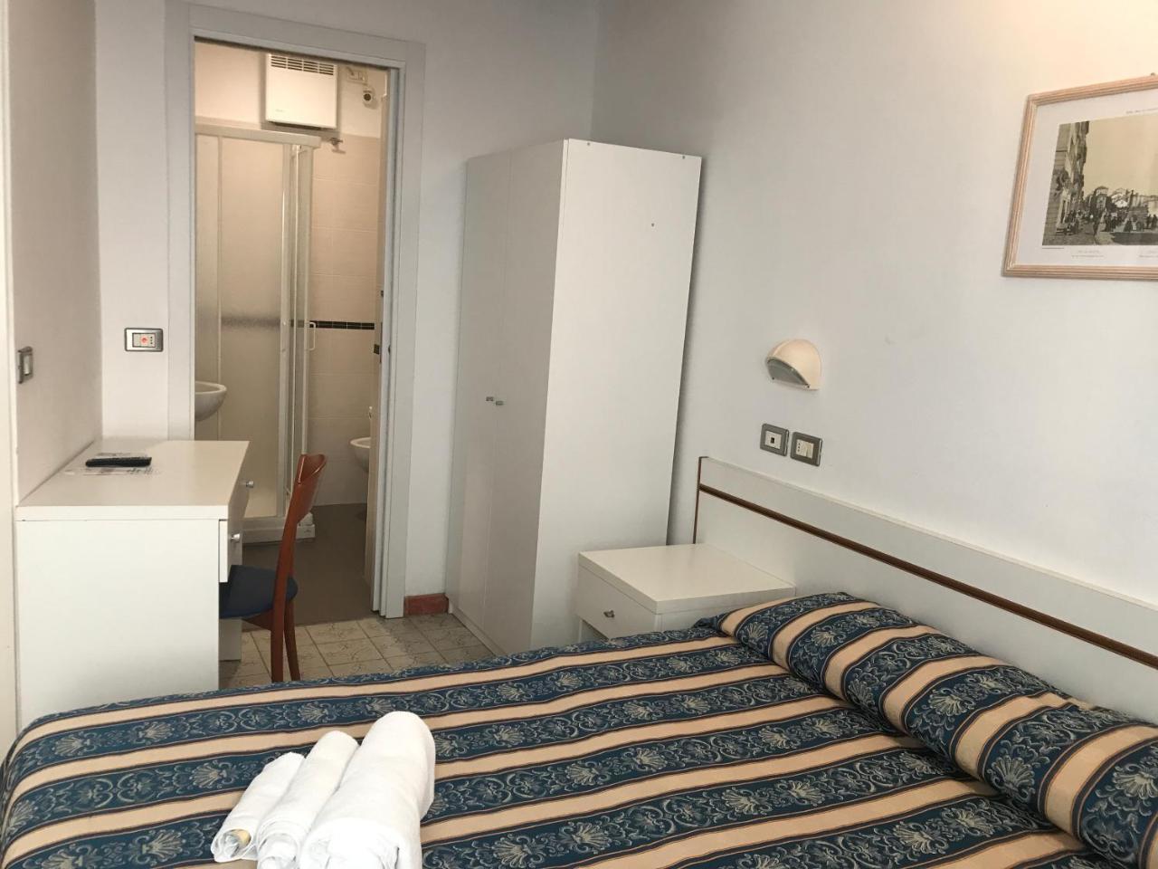 Hotel Riva Rimini Buitenkant foto