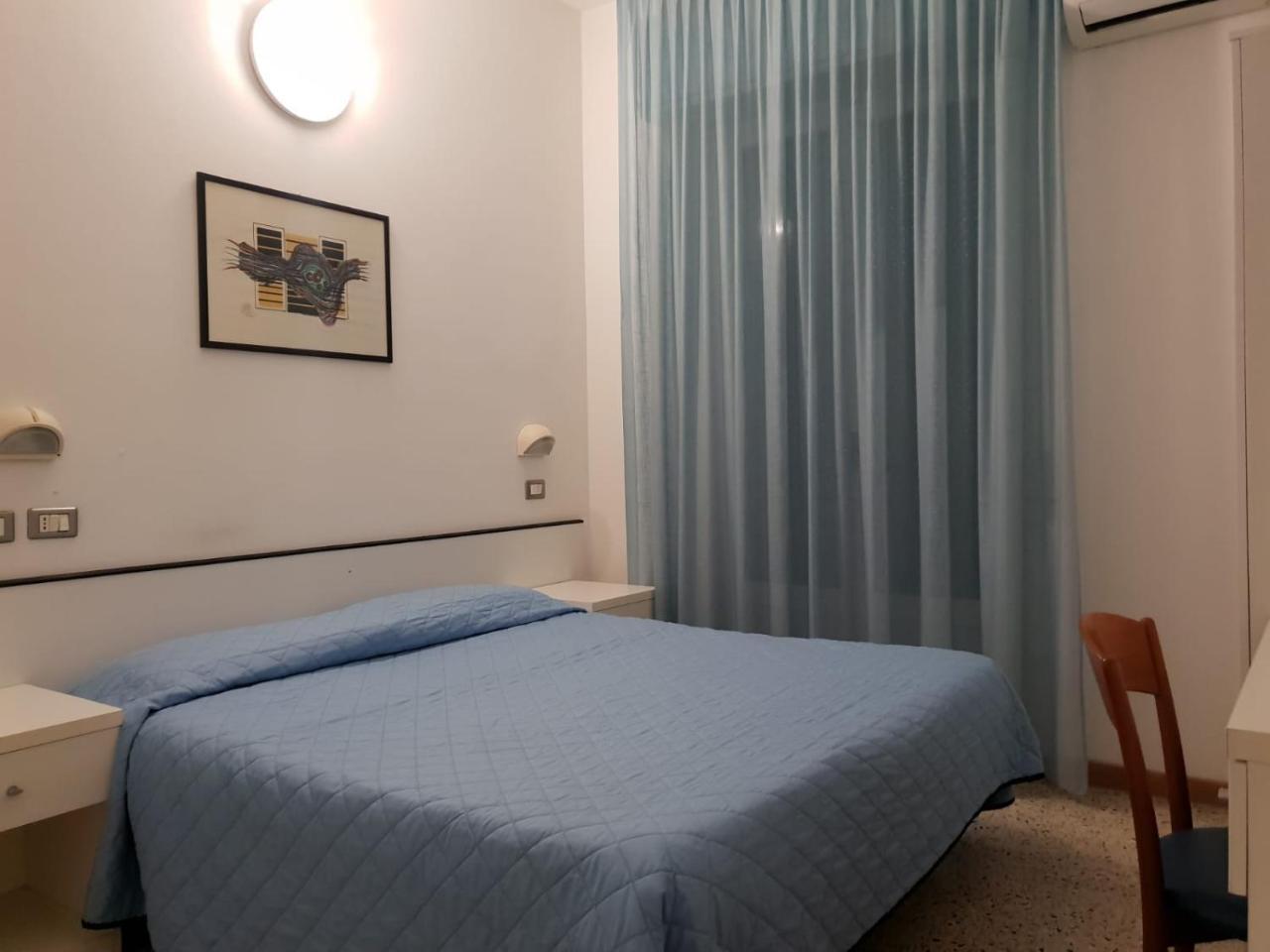Hotel Riva Rimini Buitenkant foto