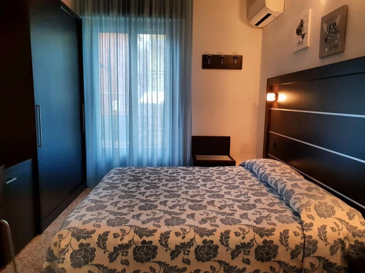 Hotel Riva Rimini Buitenkant foto